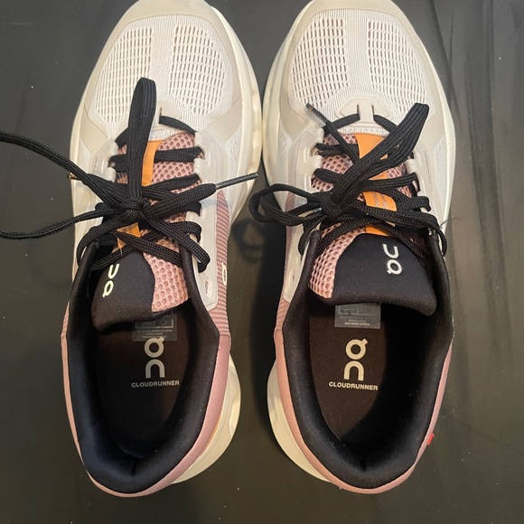 On Women's Cloudrunner 2 Running Shoes - Picture 4 of 7